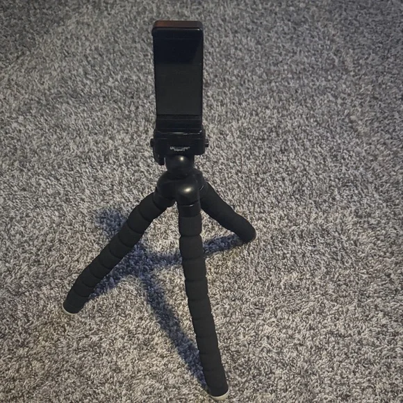 Flexible Black Tripod for Smartphones - Picture 4 of 4